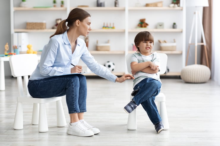 communication-problems-little-crybaby-ignoring-woman-psychologist-turning-away-with-crossed-arms